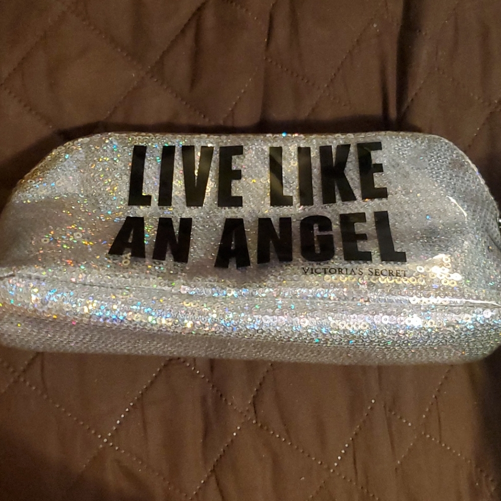 Make-up Angle Tote